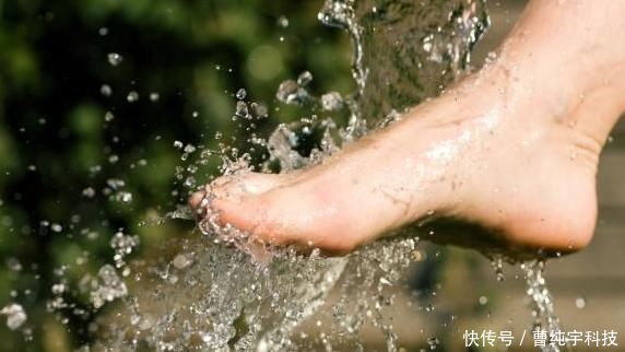 女性|宫寒的女人,要避免“4凉”,常吃3物、做2事,子宫一天天变干净