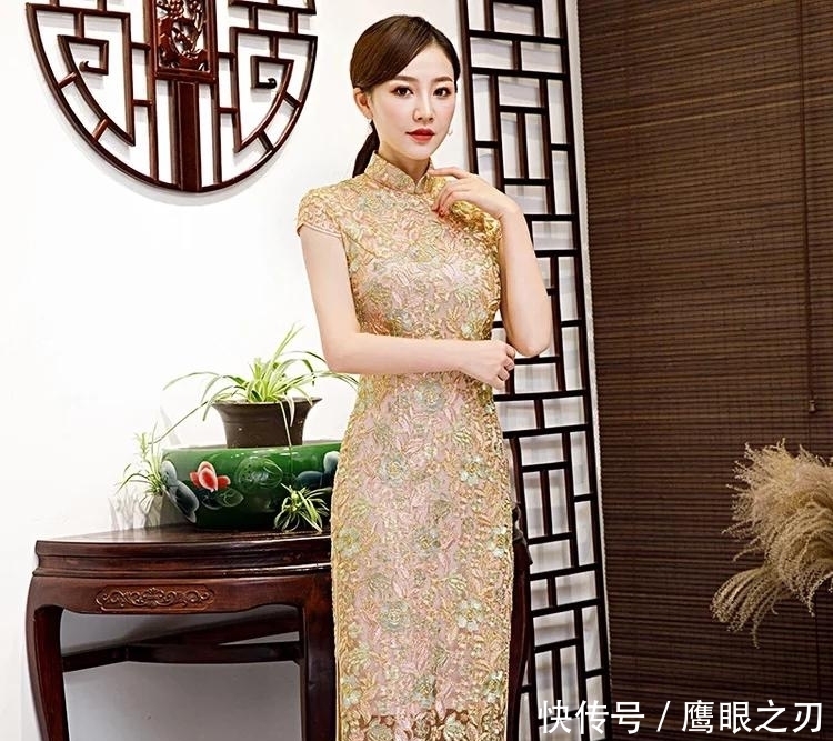 奢华复古,镂空绣花中长旗袍,流露与众不同含蓄美!