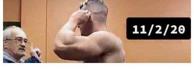 一个月|国外绅士一年前挑战健身教练，认为自己一个月就能练得比他还壮