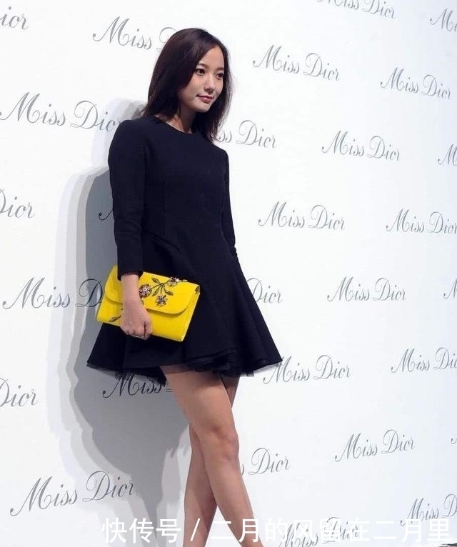 我和春天有个约会,尖头细高跟鞋打造你脚尖上的春天