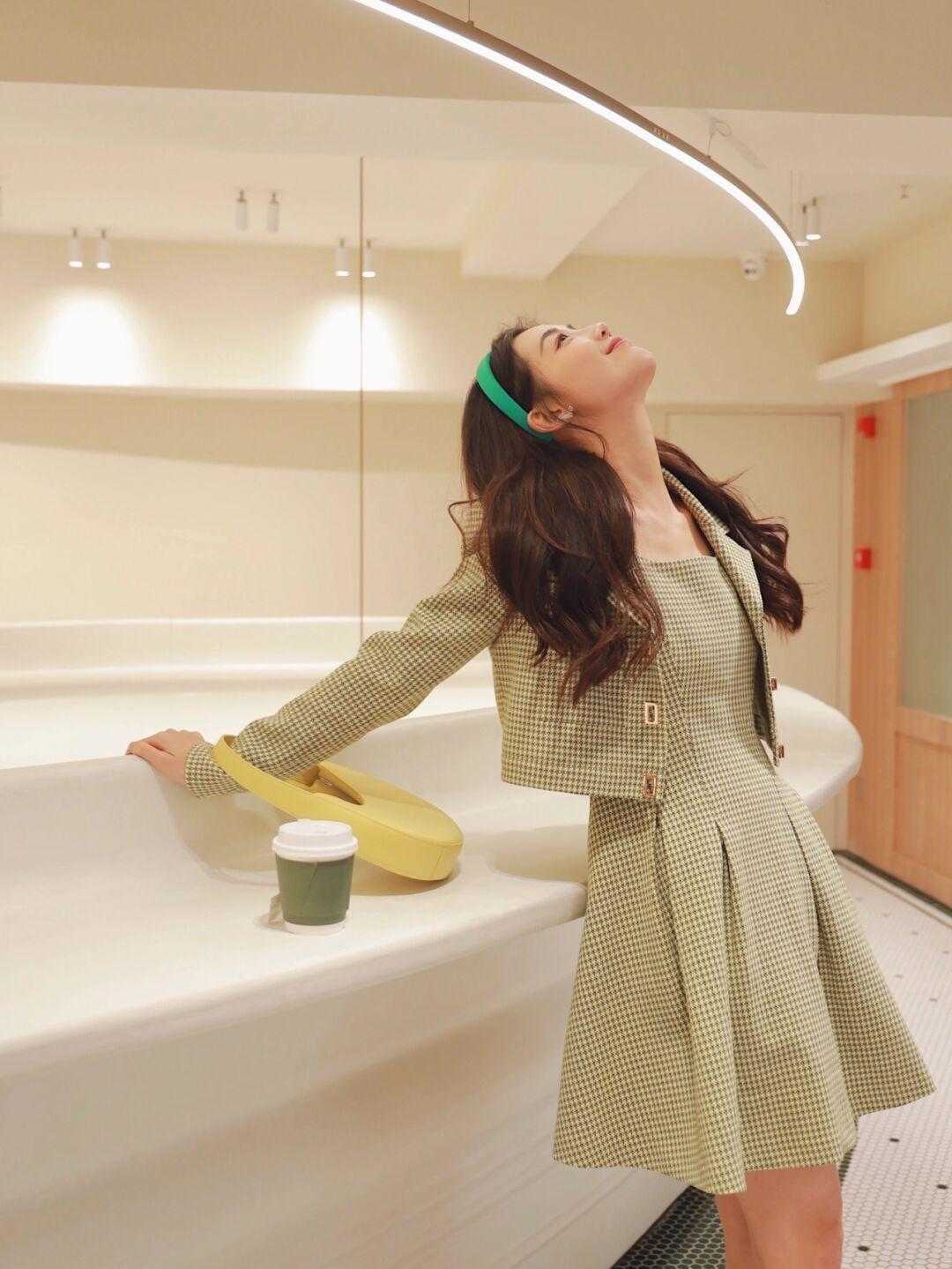 香风 叮叮叮!又到穿短款外套的季节了,还不知道买什么的,赶快码住