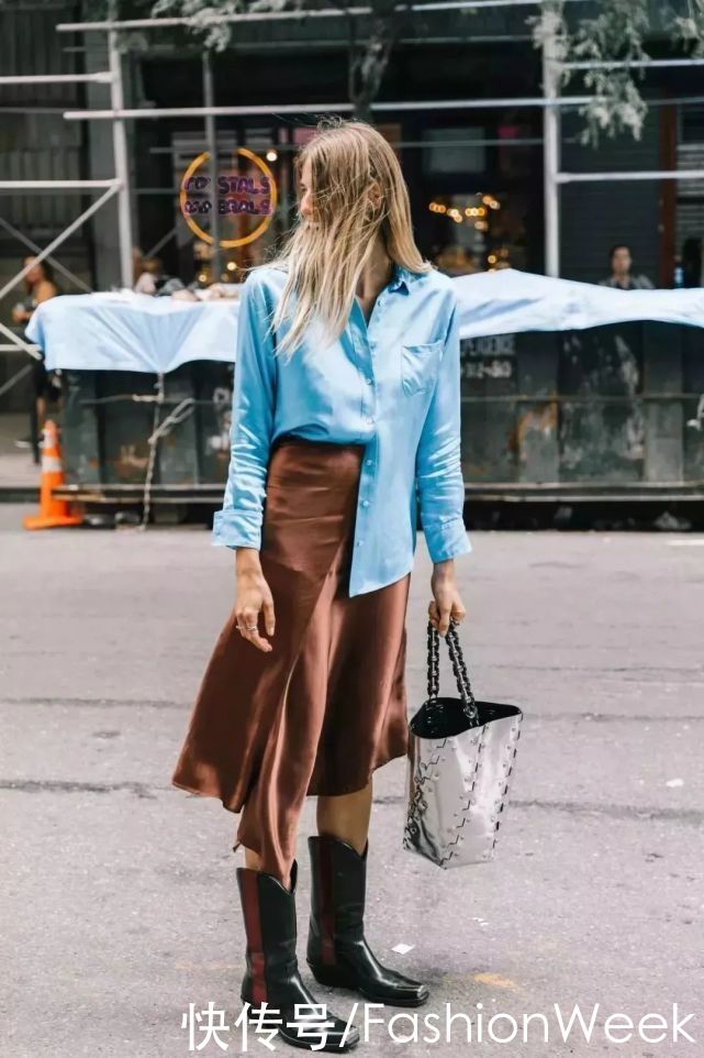 比春天更迷人的是：刘雯的蓝色衬衫