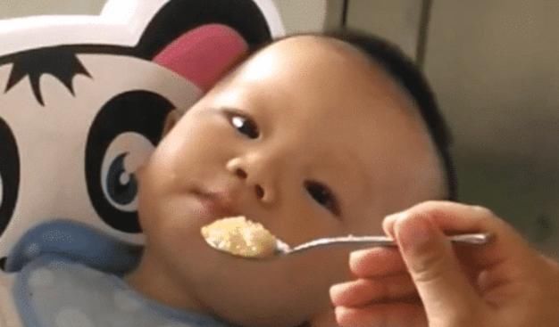 自动咀嚼机|“最懒宝宝”走红，内心OS：我是一个没得感情的“自动咀嚼机”