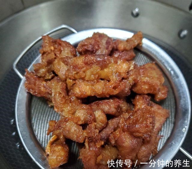 炸酥肉，香酥可口，肉香四溢！