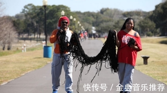 癖好|女子洗一次头发费2天时间，头发全长18米，原来女子有这癖好！