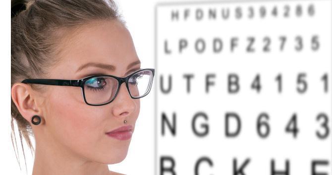 医生|近视眼手术很“火”,为啥戴眼镜的医生自己很少做,本文揭晓答案