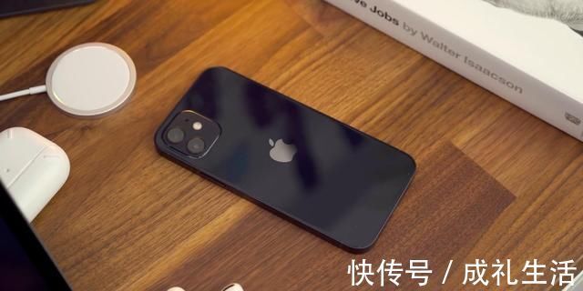 无线充电|为什么iPhone 12不开放反向充电？网友回答一针见血