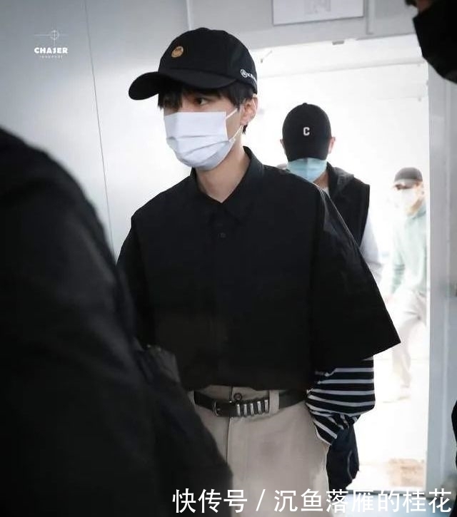 王俊凯录制《华彩少年》!畅谈唱跳舞台话题,并表示非常思念舞台?