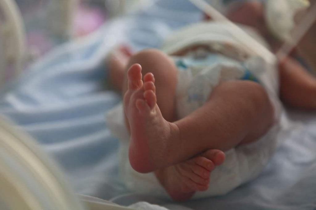 凝胶|做B超时在身上抹的液体是什么?对身体有伤害吗?专家:不抹不行