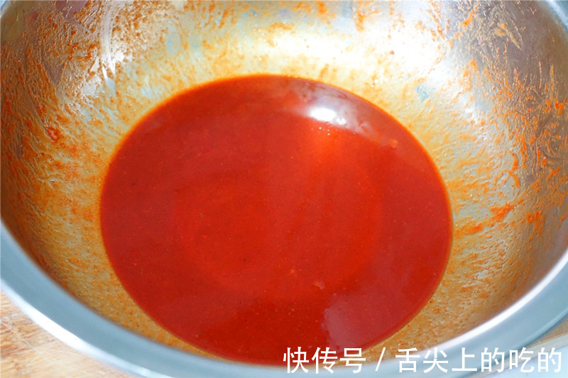 三黄鸡|电饭煲蒸鸡,顺滑可口,醇香脱骨,比烤鸡更香,上桌就被抢光