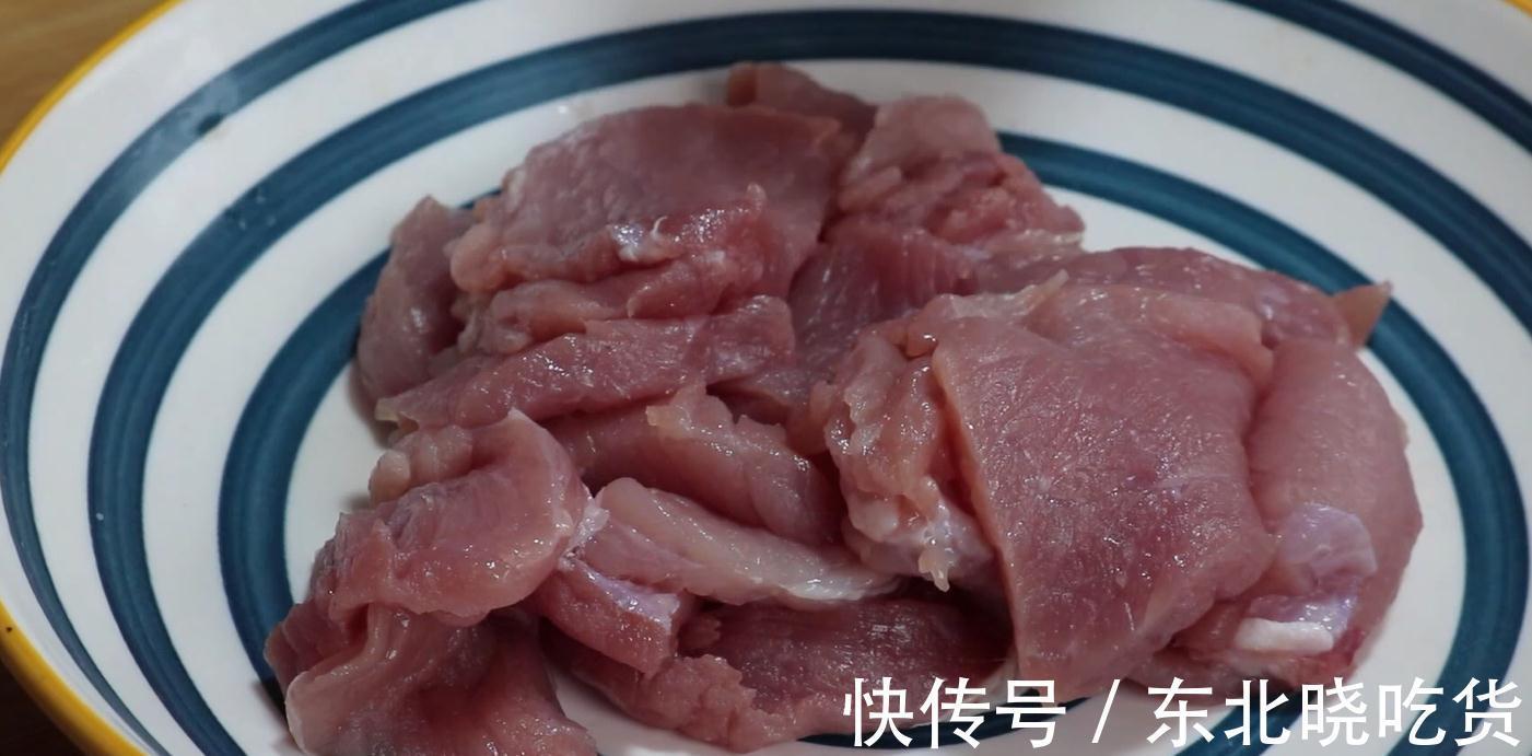 水煮肉片原来这么简单，大厨教你，味道香辣正宗，比饭店的还好吃