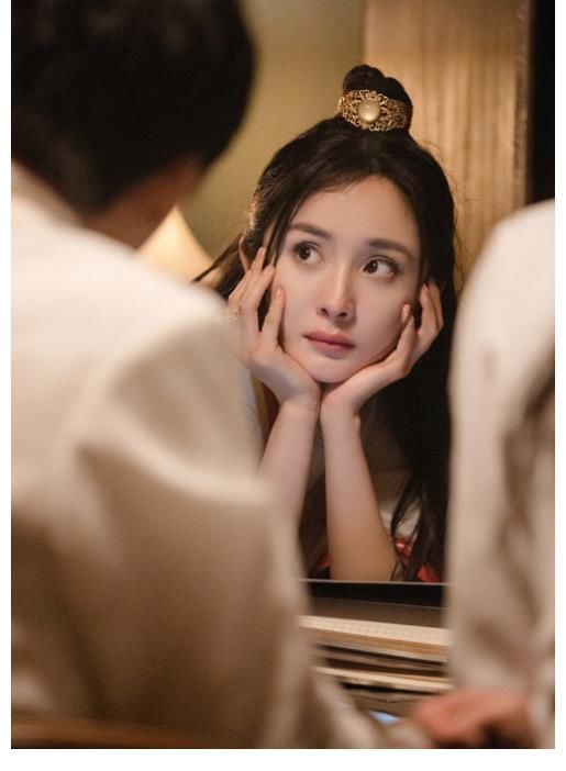 脸男|《密室大逃脱3》杨幂清唱串烧 黄明昊不惧“无脸男”突袭