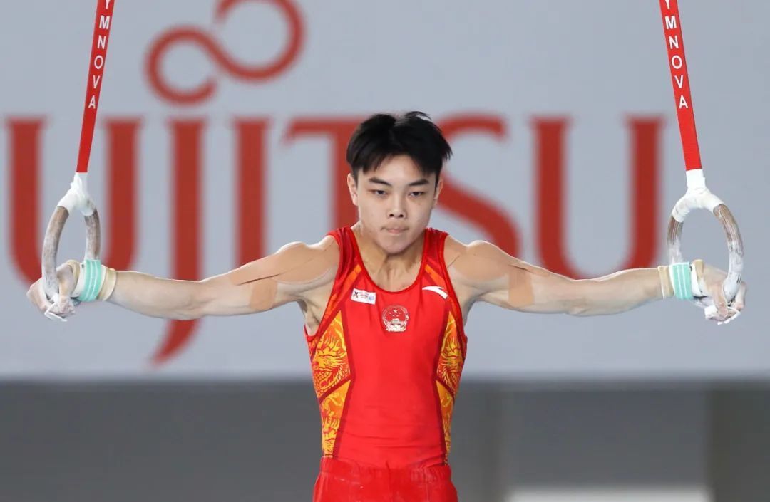 中国队摘得体操世青赛男团银牌