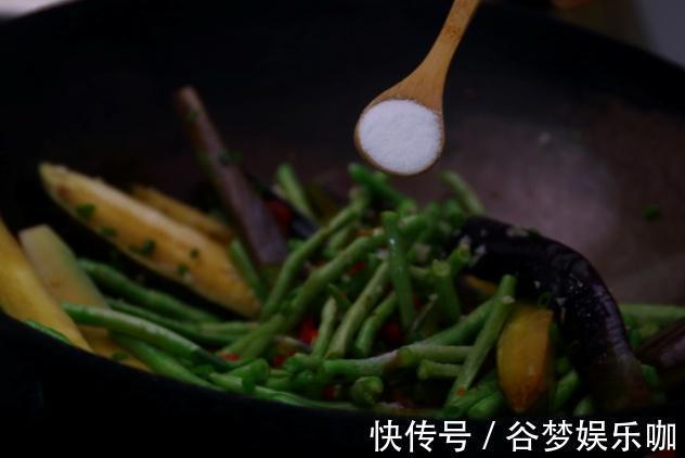 下饭|长豆角烧茄子最好吃的家常做法，软烂入味，非常下饭
