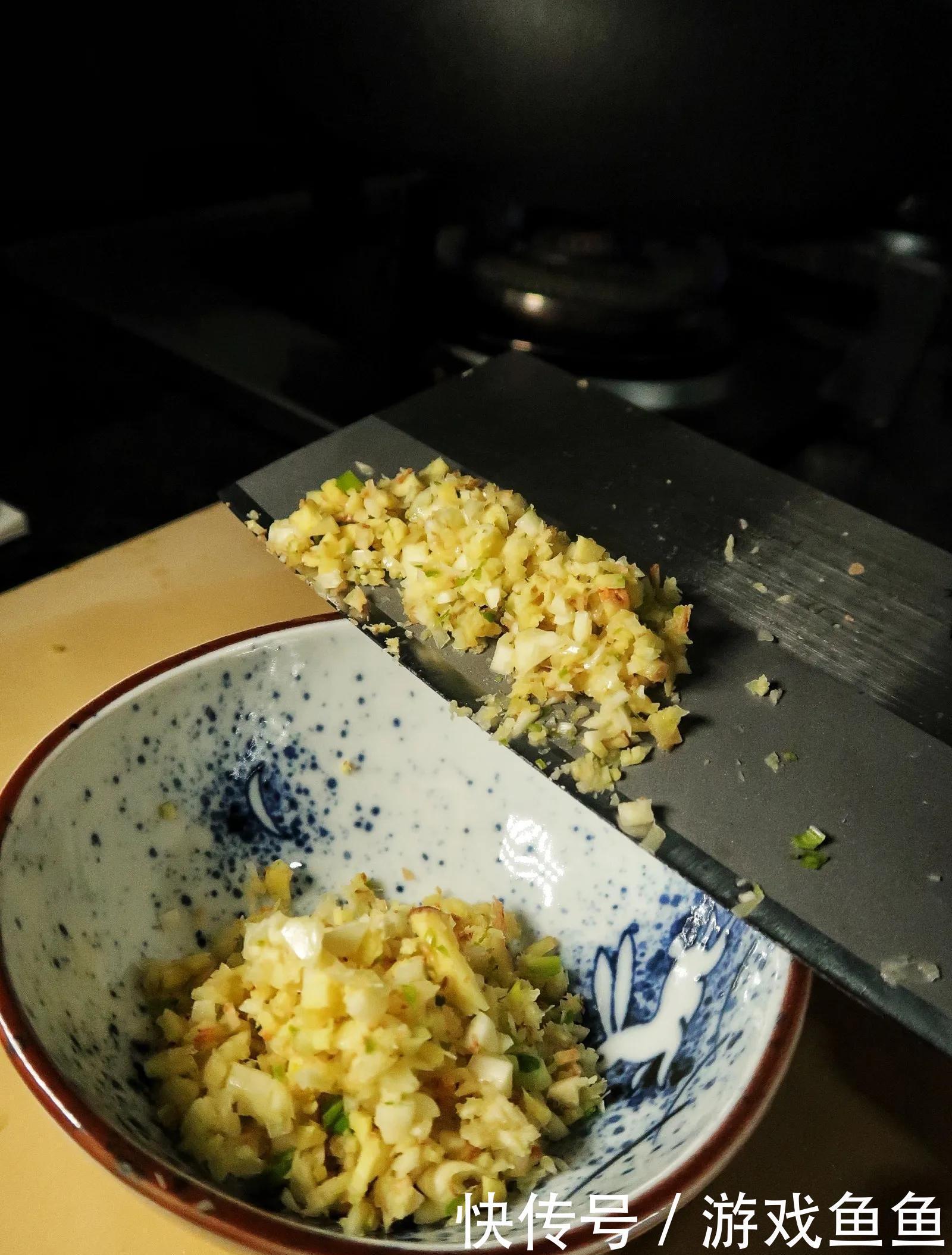 做红油椒麻鸡，一是红油，二是椒麻，三是鸡