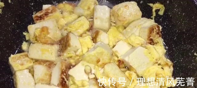 不一样的烧豆腐,豆腐这样做你吃过嘛,汤汁伴米饭甭提有多下饭啦!