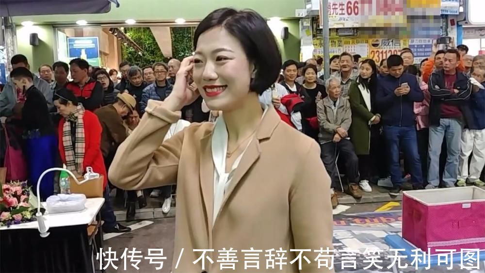 压轴|她是《星光大道》最惨冠军,曾在春晚压轴,如今却在街头卖唱