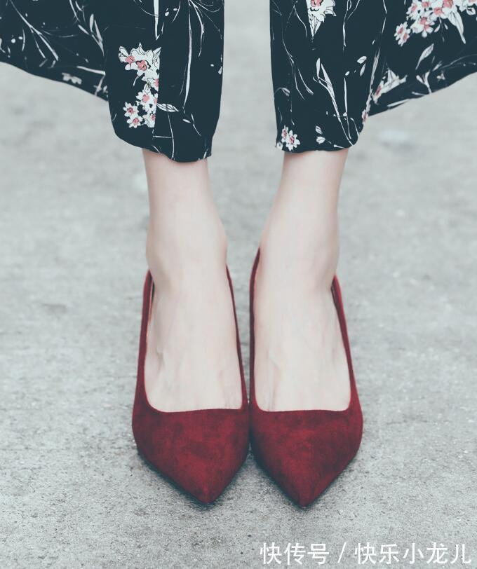 女人 35岁怎么穿衣更有时尚气质,这样搭配更女人、更有可爱气息