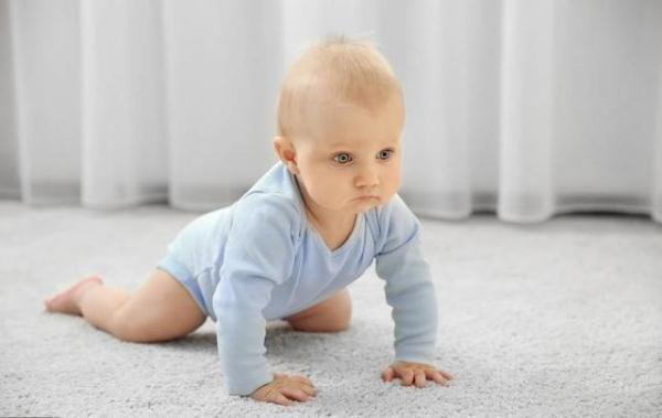 超级奶爸|地铁上佛系奶爸带娃照片火了，笑翻一片网友：爸爸带娃，活着就好