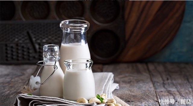 巧用牛奶,让自己皮肤细腻嫩滑又皙白