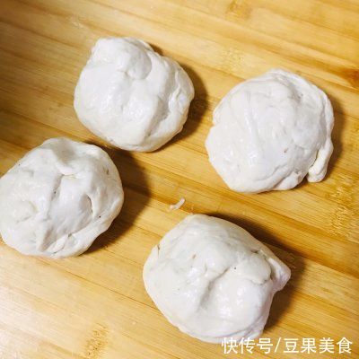 分享给你们我家祖传的酥烧饼的做法，一般人我不告诉他