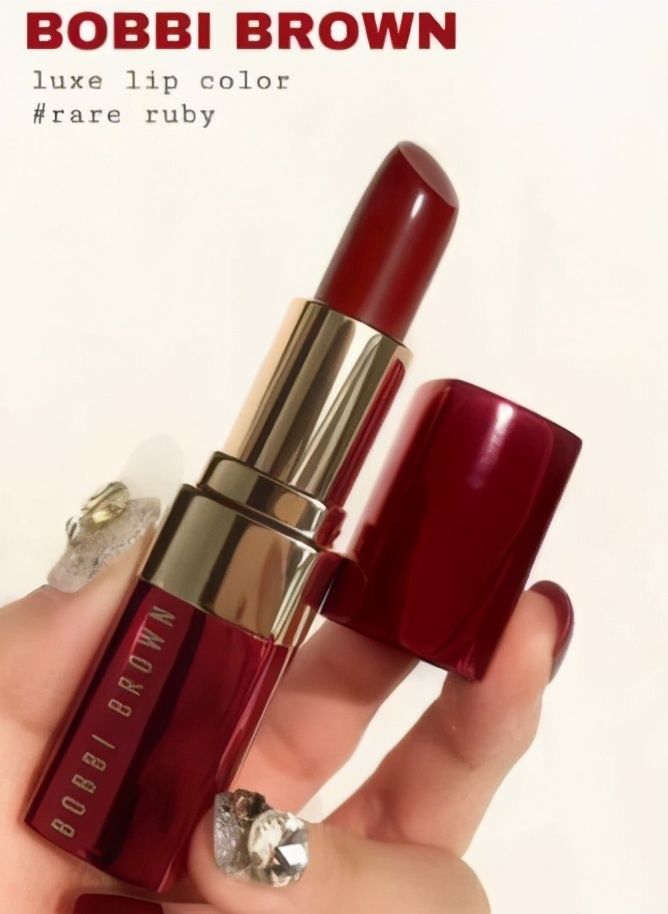 学生党或者日常通勤都非常适合涂抹的口红推荐：非常高级还很显白