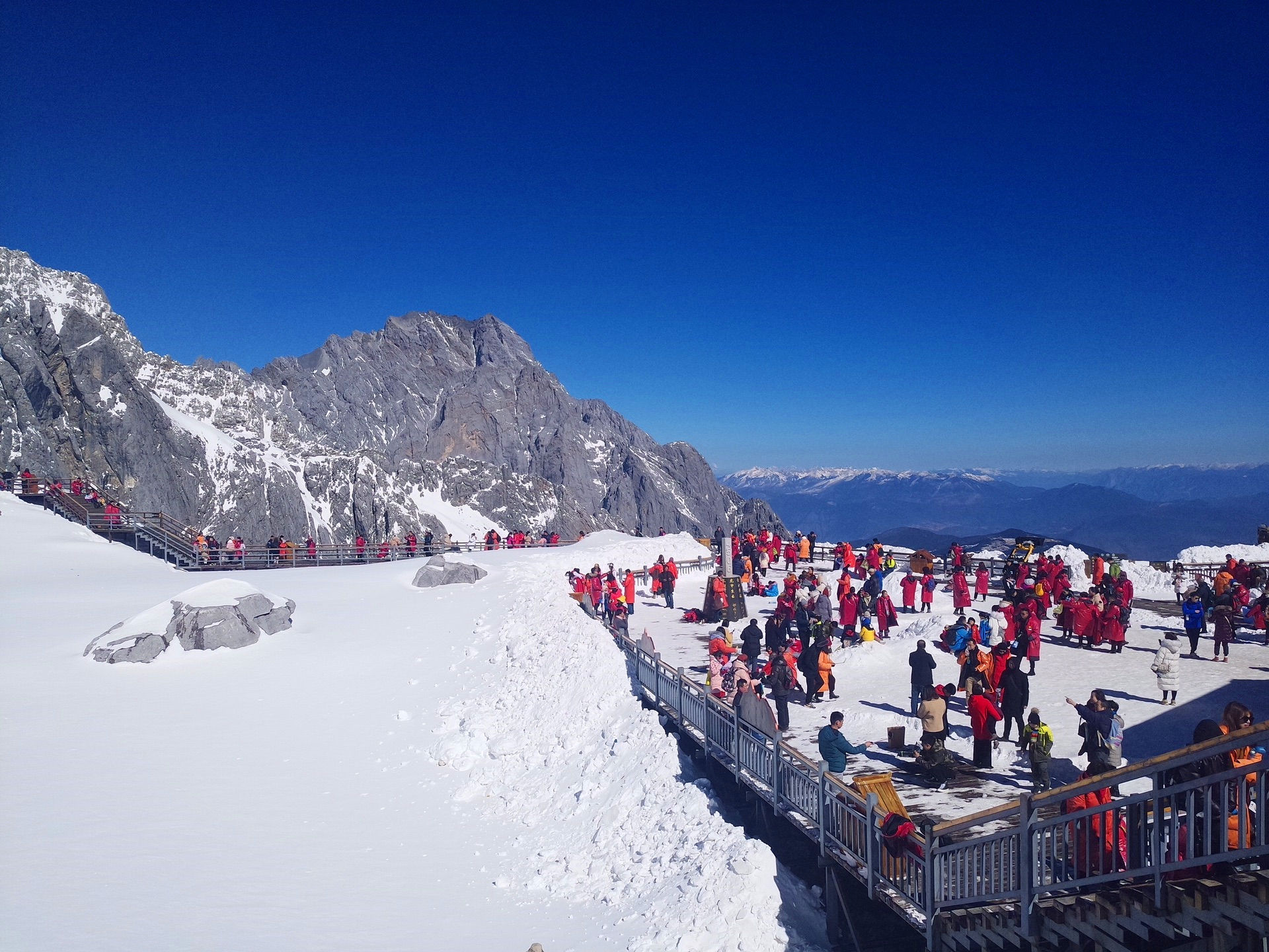 玉龙雪山，好似浑然天成的风景画