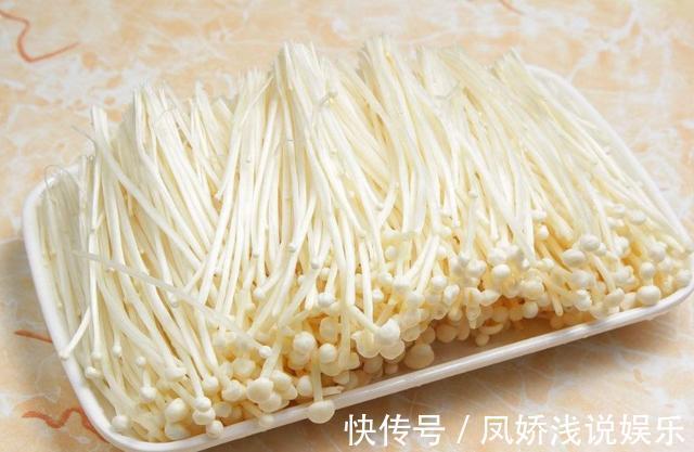 胡椒粉|冬天喝一碗这样的酸辣汤，酸辣鲜香，暖心又暖胃，做法简单家常