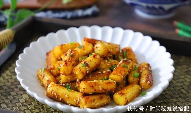 炒年糕|家常炒年糕,炒前多加一步,年糕软糯Q弹,入味好吃还不粘锅