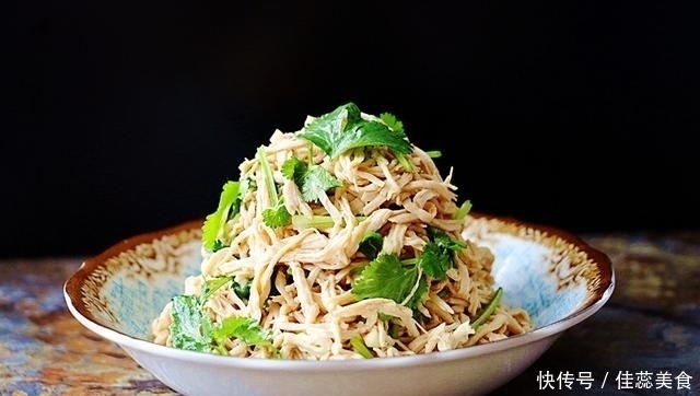 鸡胸最好的吃法,三两下拌一盘,绝好的下酒菜,比红烧肉还馋人