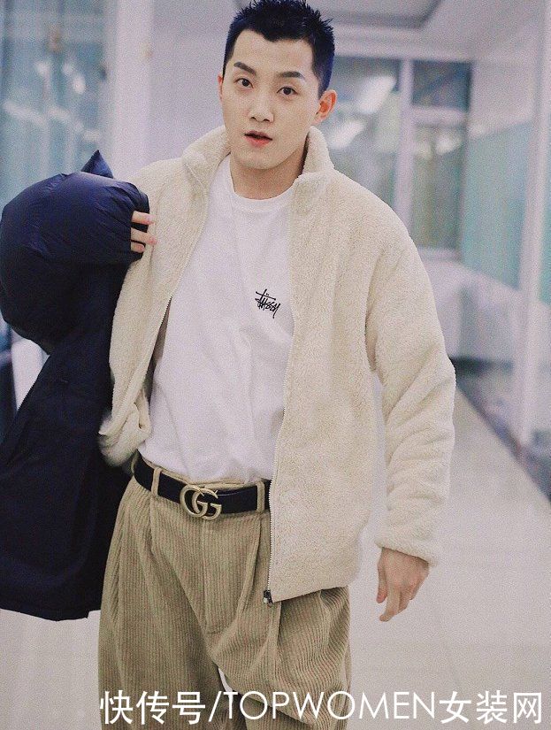 谁说灯芯绒显胖？这几套私服搭配搭的复古又高级，这时髦感超吸睛