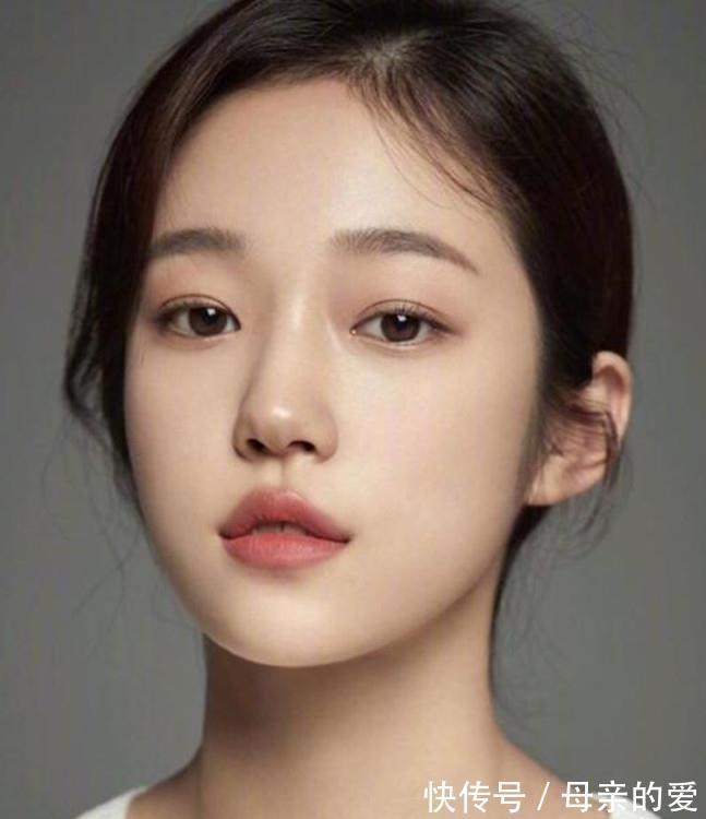 腮红|韩系少女妆容怎么打造?学会这些化妆技巧,再也不发愁了