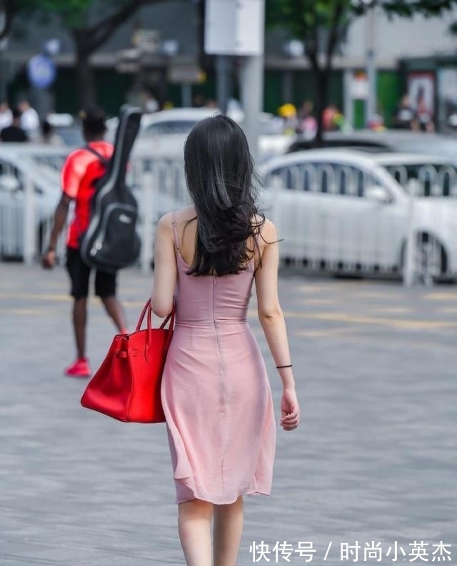 小姐姐|粉色的连衣裙,能让你成为焦点存在,散发出的那种可爱的少女气质