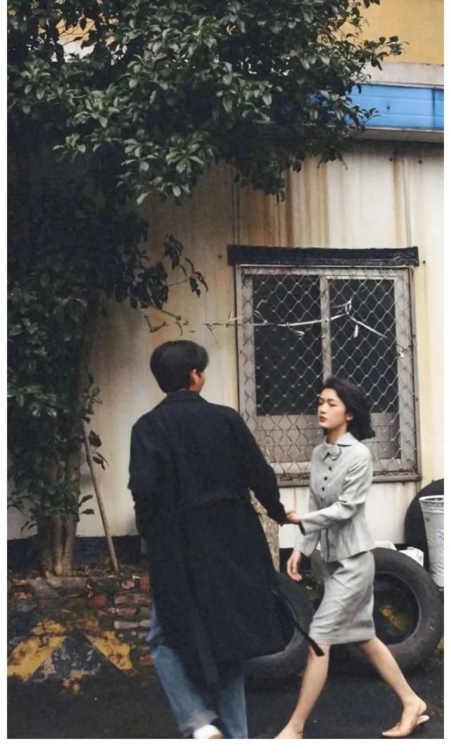 程七七|原图壁纸｜冬天可能就是用来冻结夏天和秋天那些烦恼的吧