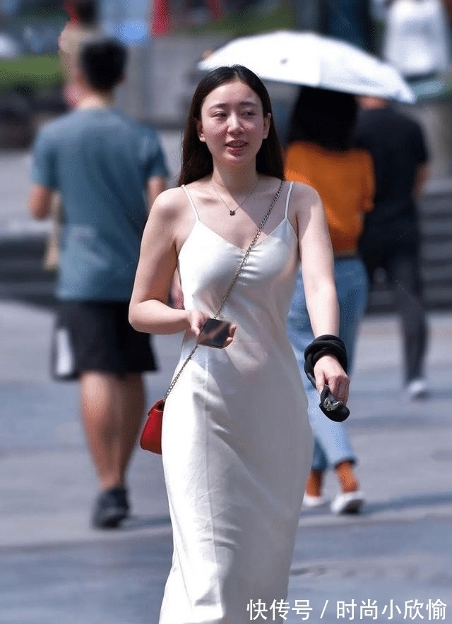 吊带裙 吊带连衣裙搭配,时尚又高雅