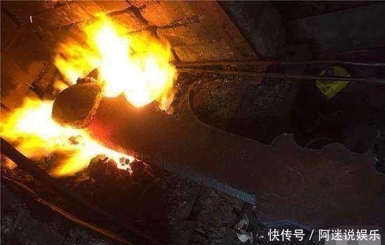 关公拿的什么刀 关公拿的什么刀