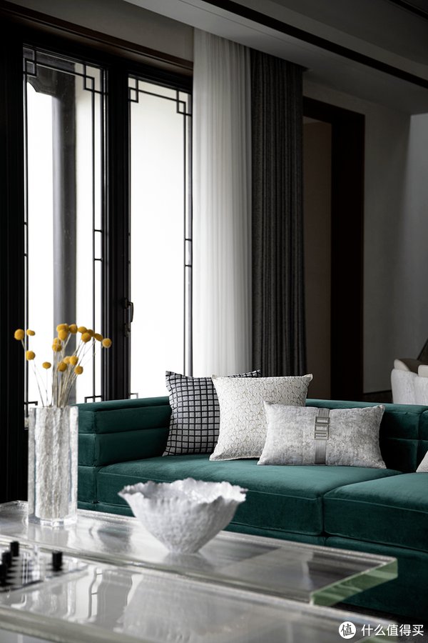 现代人|当现代风，遇见中式风，230㎡中式合院，白墙黛瓦下的诗意生活