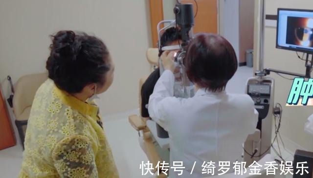 杨迪开30万的车,用矿泉水炖汤,迪妈:要感谢谢娜汪涵这些贵人!
