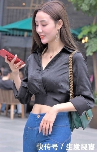 小姐姐|时尚美女搭配牛仔裤，有种走起路来带风的效果！