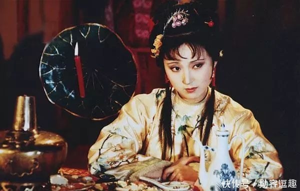 宝玉|宝钗好心劝宝玉吃热酒,黛玉为何出言不逊?这番良苦用心少有人懂