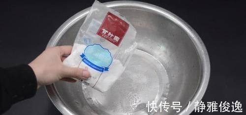 食用碱|不管毛巾多脏多黄,简单一个清洗方法,毛巾立马焕然一新,试一试