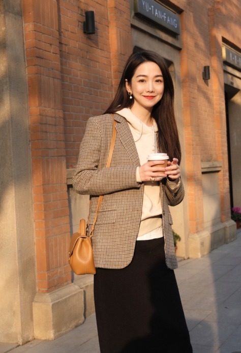 半身裙 2021年超火的“格纹外套”,分分钟穿出高级感,这样搭保暖还好看
