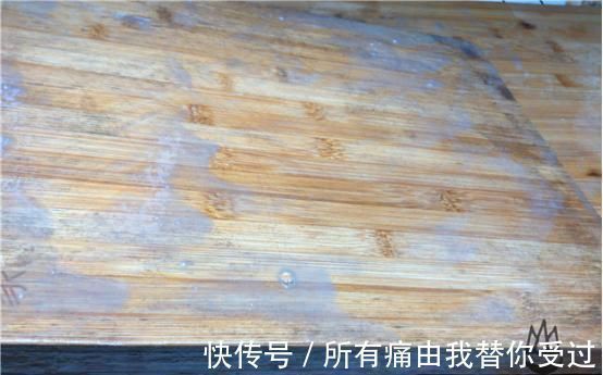 霉菌|菜板脏了,万万不可用洗洁精洗,教你一招,立马干净如新还不发霉