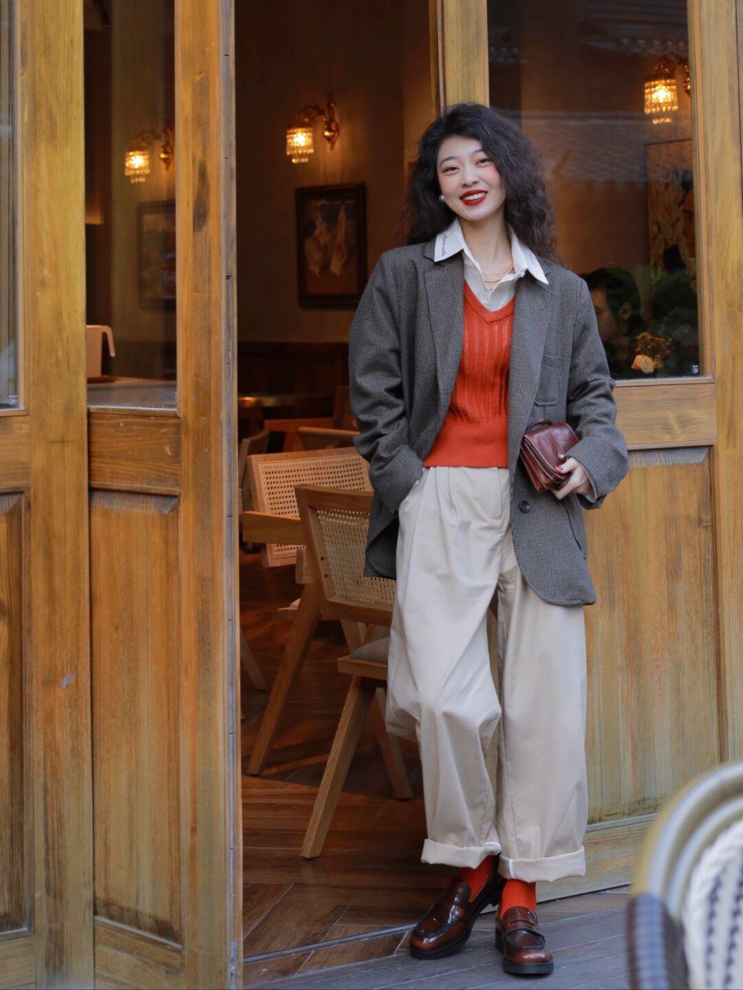 层次感|秋季外套怎样穿出层次感?学会这3点,跟臃肿说拜拜