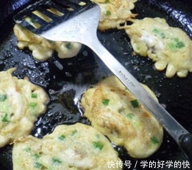 锅煎蛏子,鲜嫩可口,一盘子都不够吃