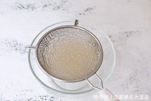 过瘾|这甜品外面卖16元一瓶,花几块钱在家就能做,Q弹爽口,太过瘾了