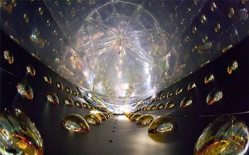 中微子 5万吨“超纯水”,日本储存在地下20年从未喝过,他们为了什么?