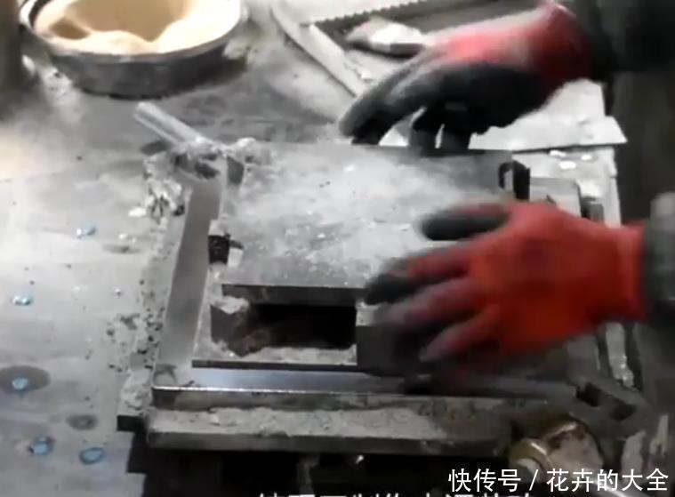 地砖|头一次见水泥做的花砖!如同油彩画一般,纯手工制作简直太美了