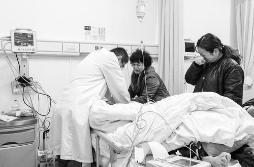 脑血管堵塞|男子高血压12年一直服药，却突发脑梗而亡，医生忽略了一个现象