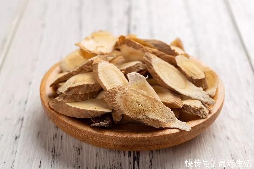 李时珍称黄芪配“它”泡水，唤醒体内“免疫部队”